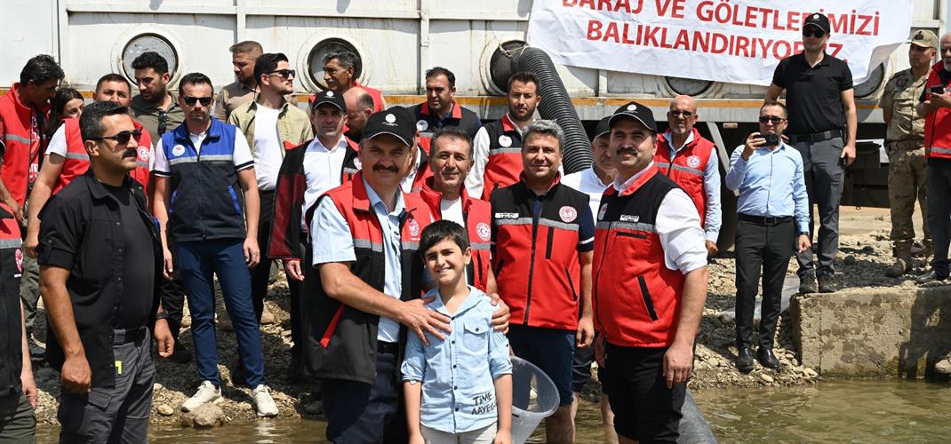 İki Milyon Balık Yavrusu Batman Baraj Gölüne Bırakıldı